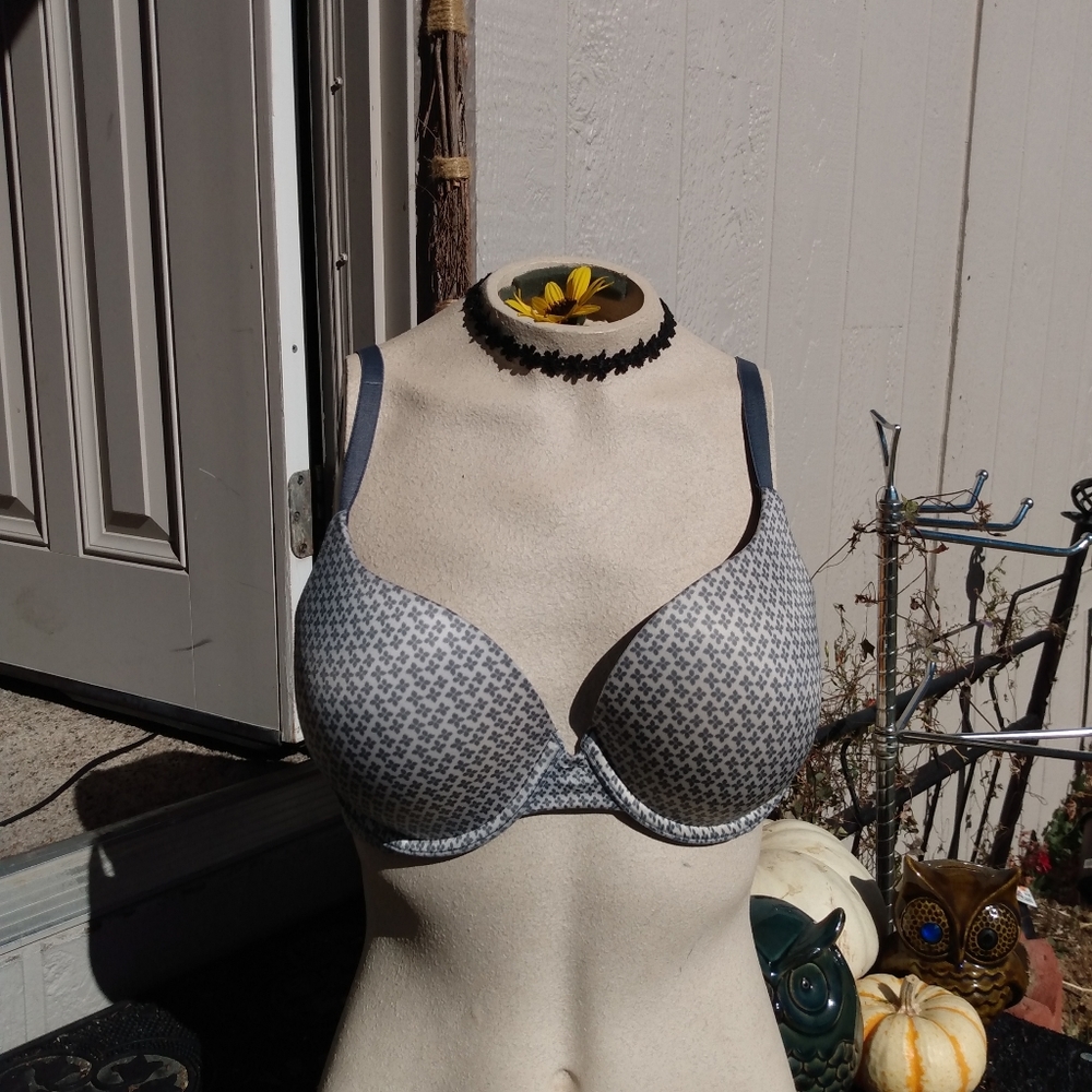 Victoria's Secret 36C  Padded Perfect Coverage Bra Ivory w flowers